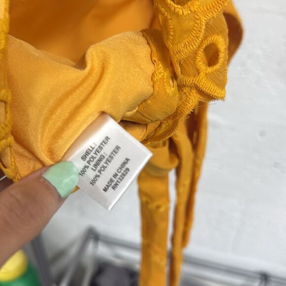 Yellow Lace Crop Top Lovers and Friends NWOT - Backless Tie Cute Summer Top - Picture 3 of 4